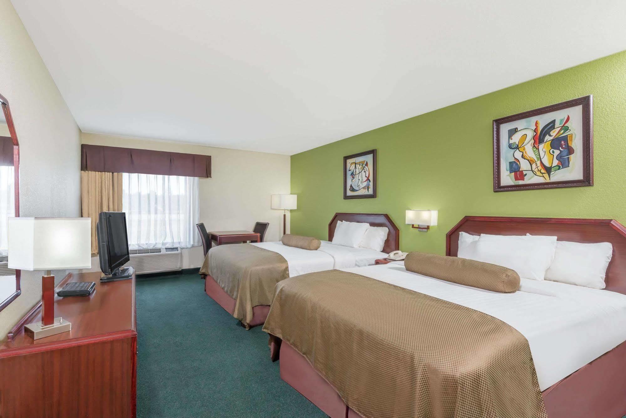 Super 8 By Wyndham Somerset Exterior foto